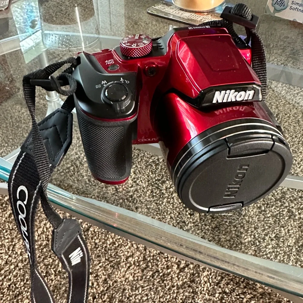 Nikon Camera B500 coolplix